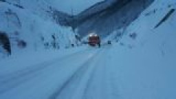 Ограничава се движението на МПС над 12 т по проход Предела, поради снеговалеж