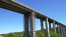 Напредва рехабилитацията на моста над река Бели Лом при с. Писанец