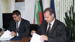 Подписани са договорите за строителство и надзор на АМ ”Струма” ЛОТ 1