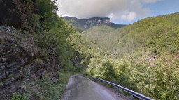 Продължава ремонтът на пътя за Кръстова гора. Алтернативният маршрут е Чепеларе - Рожен – Лъки