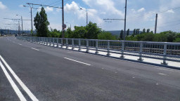 Пуснато е движението по ремонтираното съоръжение 6 на Аспаруховия мост във Варна