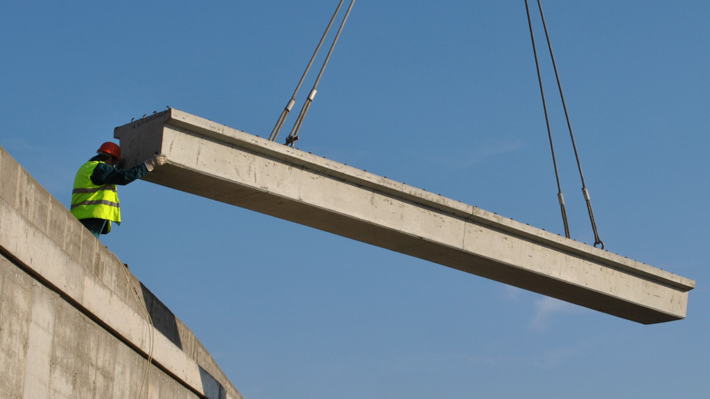 Започна изграждането на нов мост при село Покровник