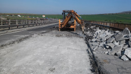 Около 60 хил. куб. м от фрезования при ремонтите на магистралите асфалт ще бъде предоставен на общините