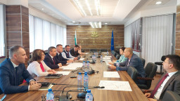 Министър Коритарова обсъди с депутати обходните маршрути заради строителството на първокласния път Мездра – Ботевград
