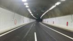 Възстановено е движението в тунел „Ечемишка“ на АМ „Хемус“ в посока София