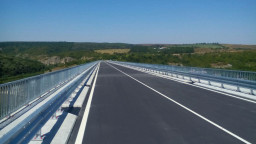 Възстановено е движението по моста при с. Писанец на път I-2 Русе - Разград