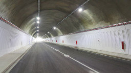 Утре движението в тунел „Траянови врата“ на АМ „Тракия“ ще е двупосочно в тръбата за Бургас