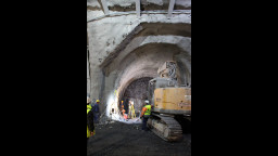 Ремонтът на тръбата за София на тунел „Витиня“ на АМ “Хемус” върви към финал
