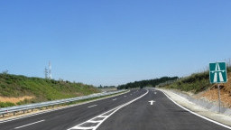 Завършиха ремонтните дейности и в участъка между 129-ти и 135-ти км на АМ „Тракия“