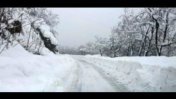 Поради снегонавявания остава затворен път III-358 Шипково - Рибарица