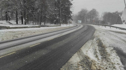 Близо 300 снегопочистващи машини обработват републиканските пътища. Карайте внимателно!