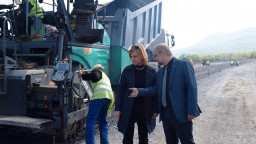 Министър Терзиева и инж. Чайков провериха строителството на обходния път на Враца