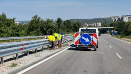 С маркировка и мантинели е ремонтираният участък от път III-401 Микре - Ловеч - Малък Вършец