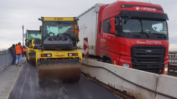 Installation of expansion joints on the Danube Bridge at Ruse has started