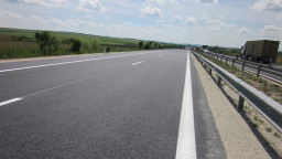 От 27 юни до 1 юли движението по моста над р. Лесновска на АМ „Хемус“ ще е двупосочно в платното за Варна