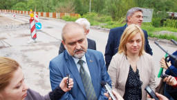 Министър Терзиева: Продължава строителството на обхода на Габрово, тунел под Шипка ще има
