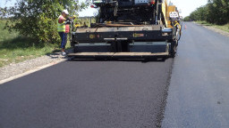 Напредва ремонтът на 13 км от път ІІІ-9701 Преселенци - Сърнино