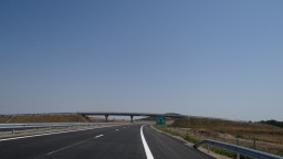 Възстановено е движението в изпреварващата лента на АМ „Тракия“, при км 38, в посока Бургас