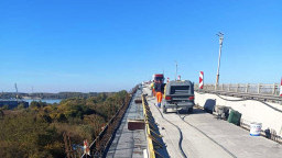 Напредва изграждането на новата отводнителна система, хидроизолацията и антикорозионната защита на Дунав мост при Русе