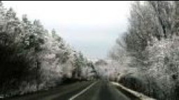 Ограничено е движението на всички автомобили по път I-6 Батановци - Радомир и по път III-623 Извор - Жедна поради обилен снеговалеж