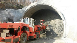 Напредва изграждането на тунела под Бакойския баир - част от обходния път на Габрово
