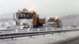 Движението на всички автомобили по републиканската пътна в област Разград е ограничено, поради силен снеговалеж и ограничена видимост