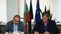 Инж. Чайков подписа договорите за строителство на 4 проекта по Оперативна програма „Регионално развитие”