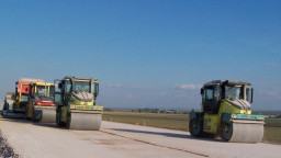 До 12 януари се подават оферти за основен ремонт на близо 59 км от път II-99 Царево – Малко Търново