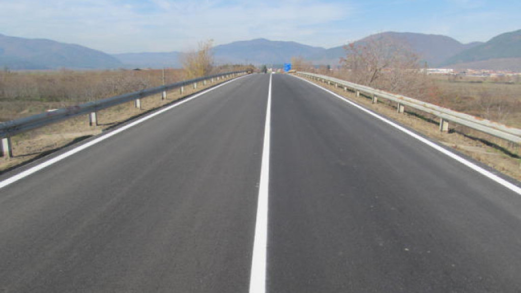 Не се предвижда спиране на движението по участък от път I-1 заради строителството на скоростния път Мездра - Ботевград