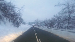 АПИ: Над 120 машини продължават да разчистват снега по третокласните пътища в областите Кърджали и Смолян
