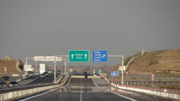 От 29 до 31 май движението от 11-ти км до 16-ти км ще бъде двупосочно в платното за Бургас на АМ „Тракия“