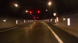 Пуснато е движението в ремонтираната тръба за София на тунел „Ечемишка“ на АМ „Хемус“