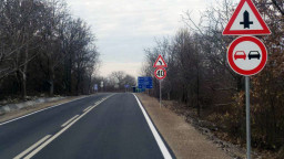 Завърши ремонтът на 15-километровия третокласен път III-5074 Книжовник – Голям извор в област Хасково