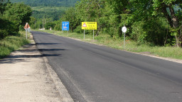 Напредва ремонтът на 7,7 км от път II-81 Берковица - Монтана