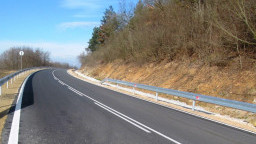 Започна ремонт на над 7 км от първокласния път I-4 Търговище - Шумен