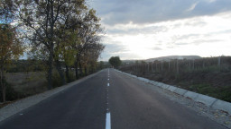 Над 6,5 млн. лв. са инвестирани в рехабилитацията на 4 км от път II-59 Ивайловград - Славеево и на 12 км от път III-806 Хасково - Минерални бани