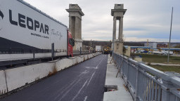 Installation of expansion joints on the Danube Bridge at Ruse has started