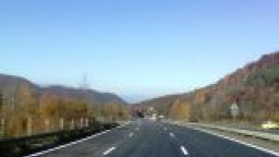 От 16-ти до 18-ти ноември движението при 13-ти км на АМ „Хемус“ в посока Варна ще бъде в една лента