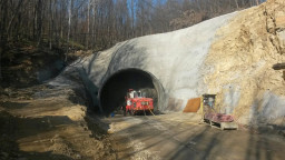 Напредва изграждането на тунела под Бакойския баир - част от обходния път на Габрово
