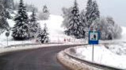 Шофьорите, на които им предстои пътуване в Смолянско, да тръгват с автомобили подготвени за зимни условия