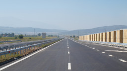 На 20 май шофьорите да карат внимателно между Долна Диканя и Блатино от АМ „Струма“. От отсечката ще се вземат проби с мобилна сонда