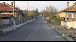 Изпълнена е 80% от рехабилитацията на над 10 км от път III-7002 Венец – Борци – Ясенково