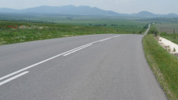 Продължава рехабилитацията на 16 км републиканска пътна мрежа на територията на област Хасково