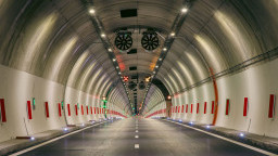 На 20 февруари се пуска движението през най-дългия пътен тунел „Железница“ на АМ „Струма“