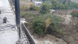 A reinforced concrete panel of the Danube Bridge at Ruse weighs 5.6 t