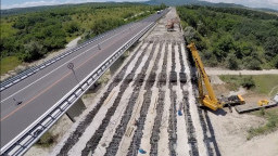 Шофьорите в посока Пловдив вече преминават по ремонтираното дясно платно между 80-ти и 90-ти км на АМ „Тракия“