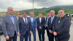 Министър Шишков: Доизграждането на пътен възел „Кресна“ не предопределя трасето на АМ „Струма“, но прави процеса по завършването и необратим