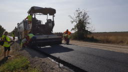 По програма на Интеррег V-A Румъния - България се ремонтират над 9 км от път III-118 Гулянци - Долна Митрополия