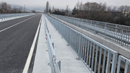 Завърши изграждането на новия мост над р. Струма при село Покровник