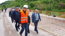 До ноември ще завърши рехабилитацията на 40,5 км от път I-7 Шумен - Велики Преслав - Върбица